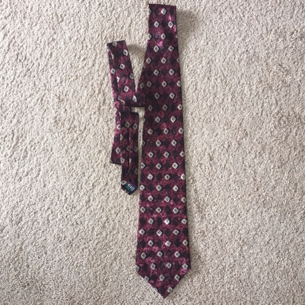 Mulberry 100% Silk Hand Sewn Necktie